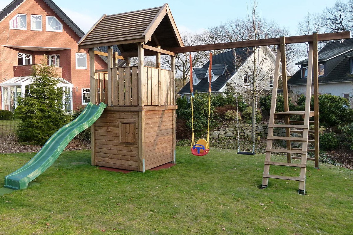 Spielturm kinderspielgeraete-bielefeld-07.jpg